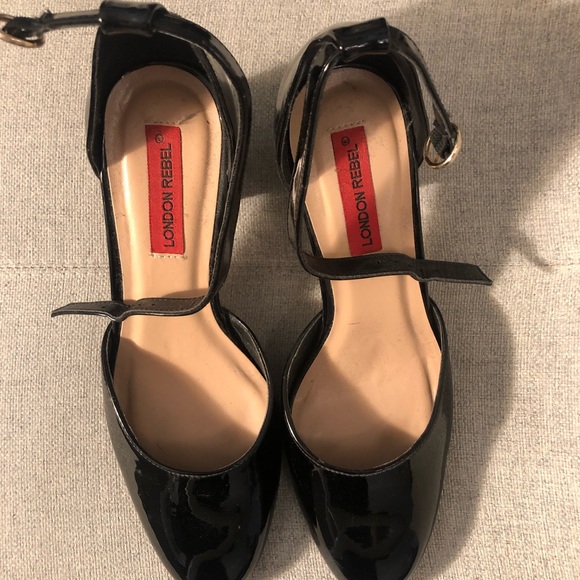 Vegan patent leather heels with ankle strap - Picture 3 of 4